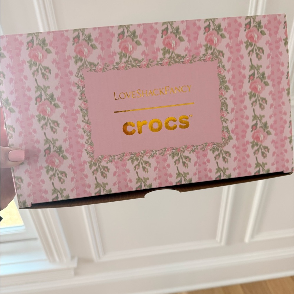 Brand New In Box Crocs Womens Classic Love Shack Fancy Pink Floral Clog w Charms - Picture 2 of 7